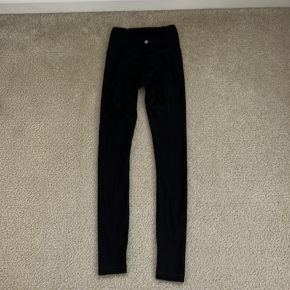 BLACK LULULEMON LEGGINGS 🖤